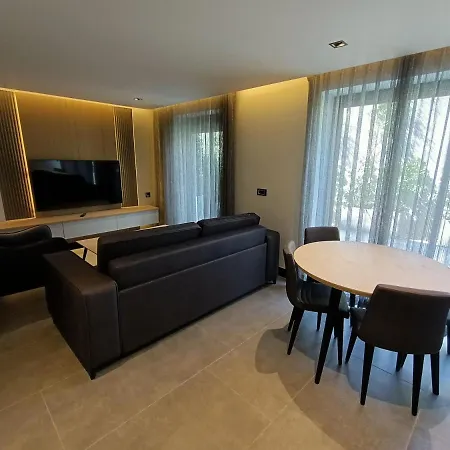 The Pearl Apartment